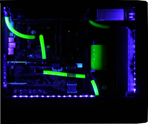 GeForce RTX2080 Ti s vodním okruhem na míru s UV podsvícením